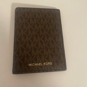 ✨Michael Kors passport holder brand new